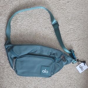 ALO Yoga Teal Green Belt Bag for Men - Sling Waist Pack